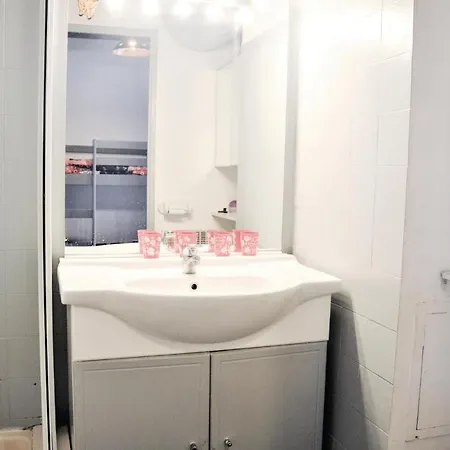 Apartmán Nice In W/ 0 Bedrooms