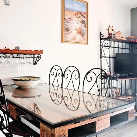 דירה Nice In W/ 0 Bedrooms