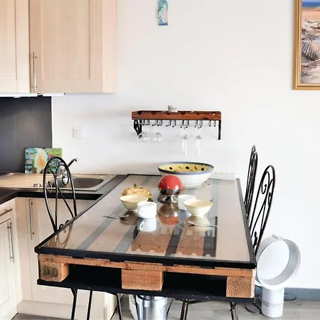 דירה Nice In W/ 0 Bedrooms